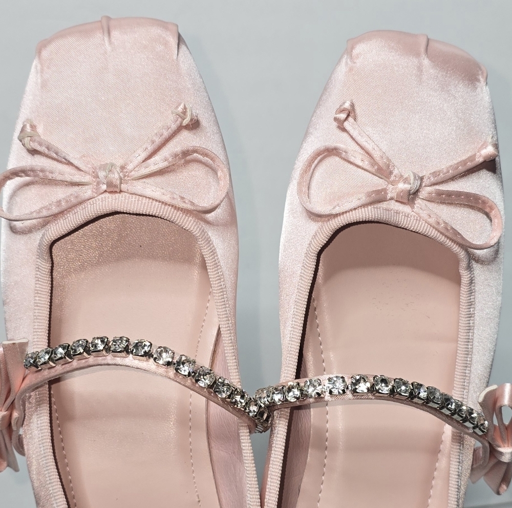 Brand New Ballet Shoes Rhinestone Strap Bow Women Flats Shoes Size 39 US 9
